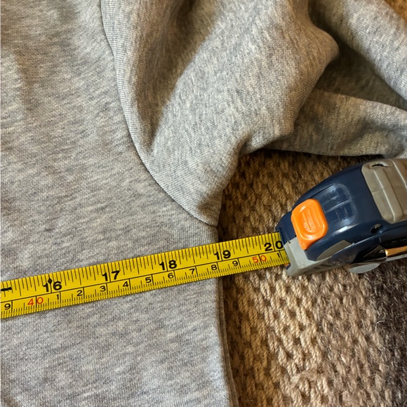 LBLC The Label Women's Tamara V-Neck Sweatshirt in Heather Grey Size S Lounge - Picture 5 of 7